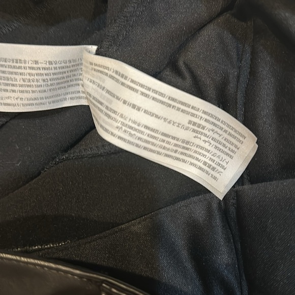 Abercrombie & Fitch Black Faux Leather High Waisted Shorts M Pleated - Picture 4 of 7